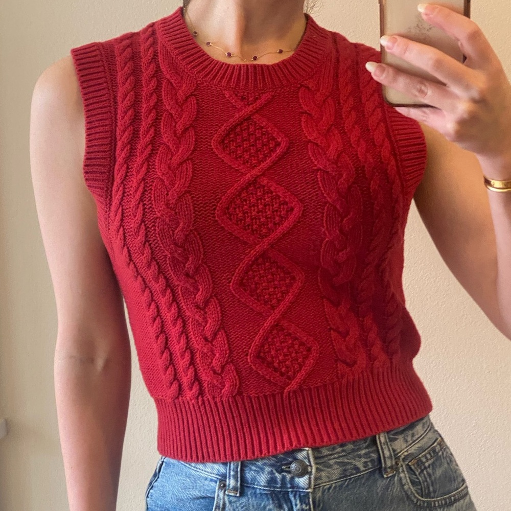 Aritzia Wilfred Red Knit Sleeveless Sweater